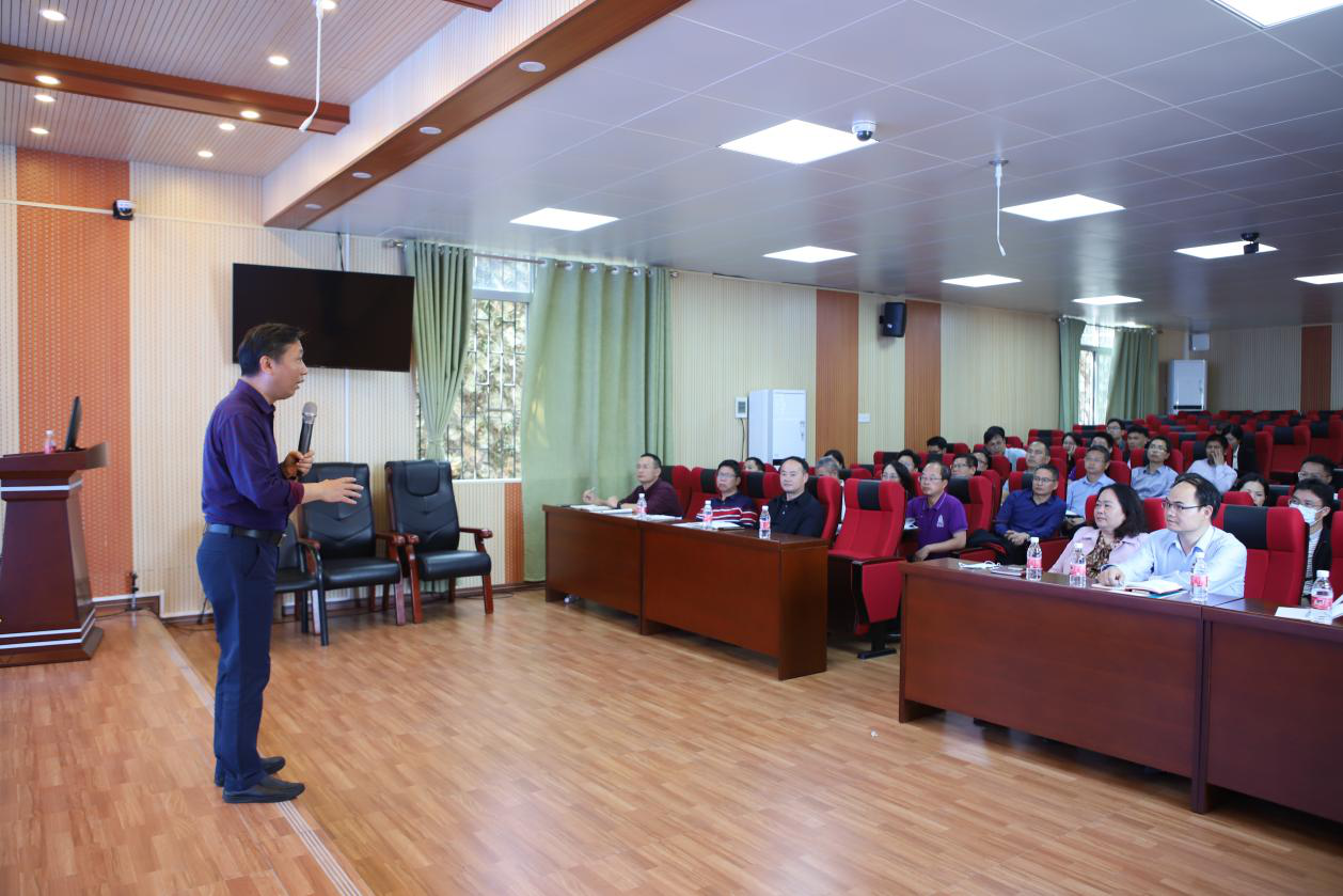依据增值评价模型，科学分析办学质量——区教育研究中心举办学生学业质量监测数据建模分析与增值评价专题培训活动.png